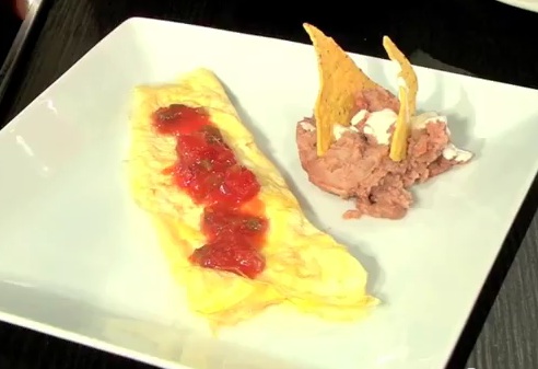 Tortilla Francesa con antojitos mexicanos.